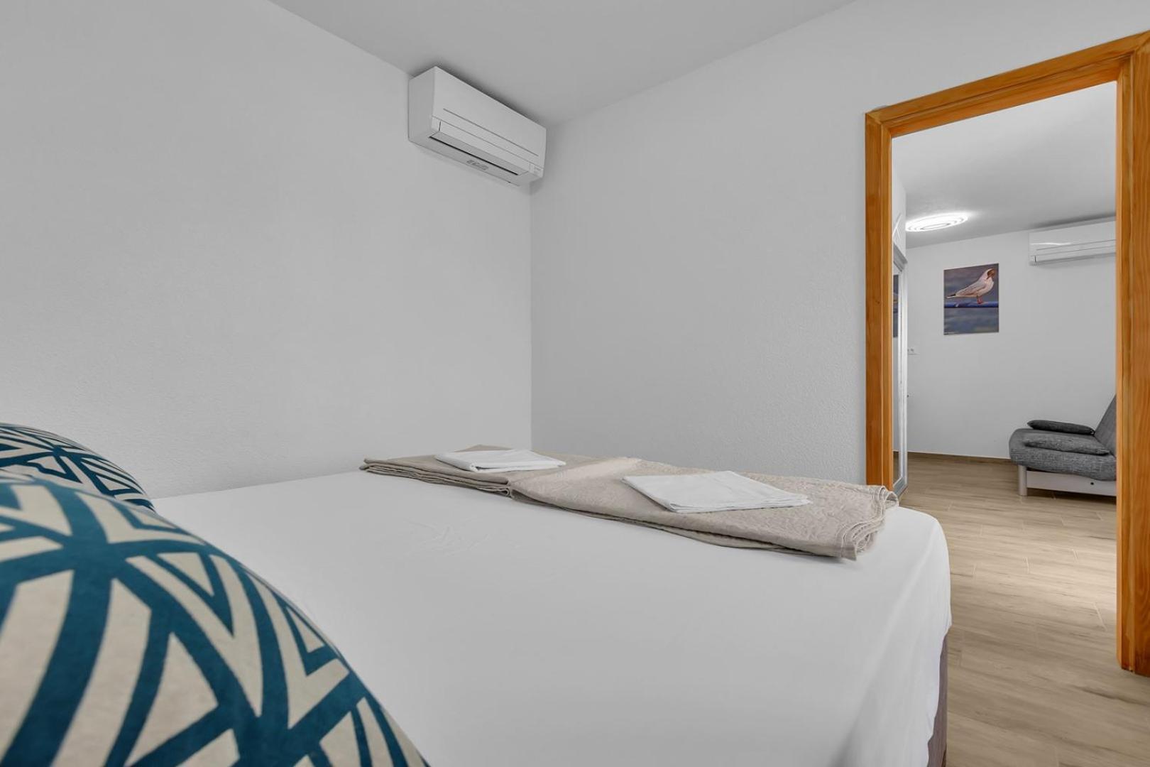 Irena With Heated Pool And Sea View Feriehus